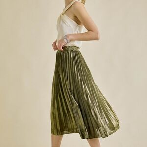 Chic Shimmering Olive A-Line Skirt